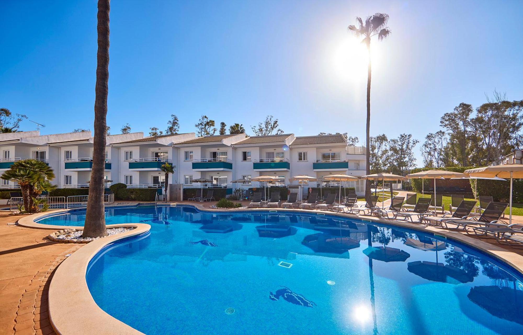 Universal Aparthotel Elisa Playa de Muro  Luaran gambar